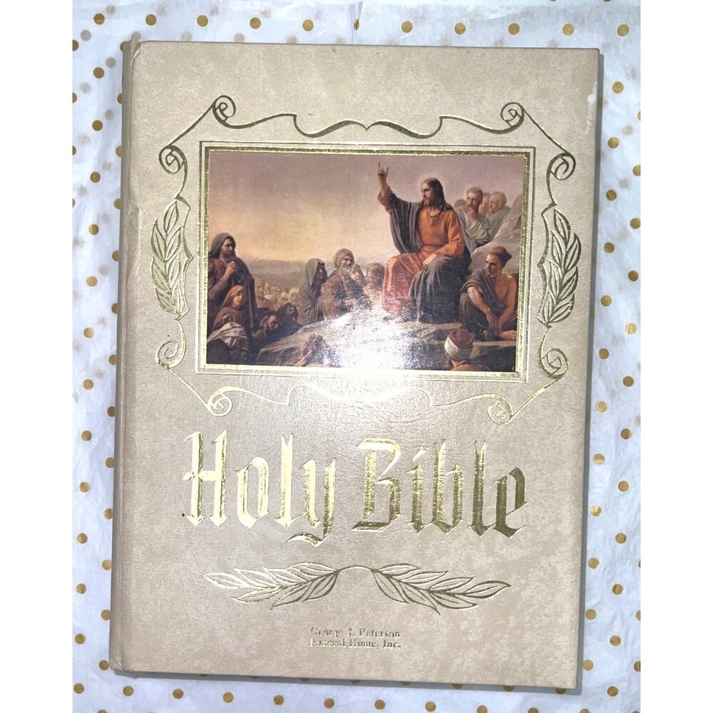 Holy Bible Heirloom Edition Gold Trim Pages Genealogy Section Hardcover